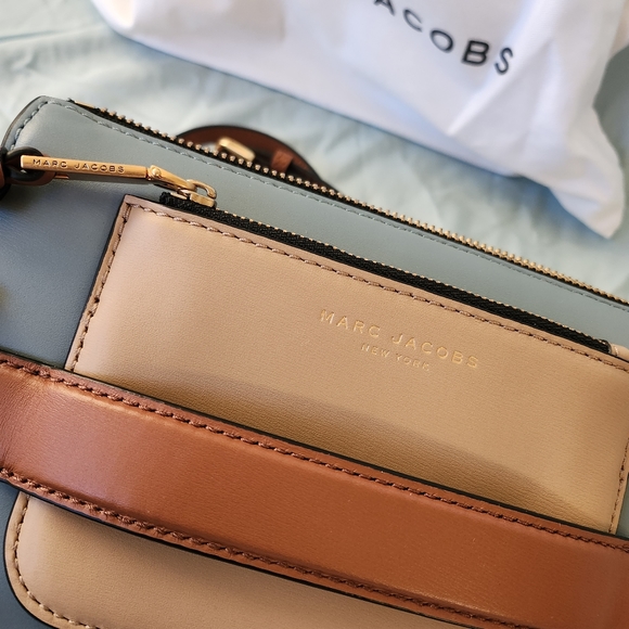[Brand New] Rare Marc Jacobs  Leather crossbody Dolphin Blue - Picture 3 of 11